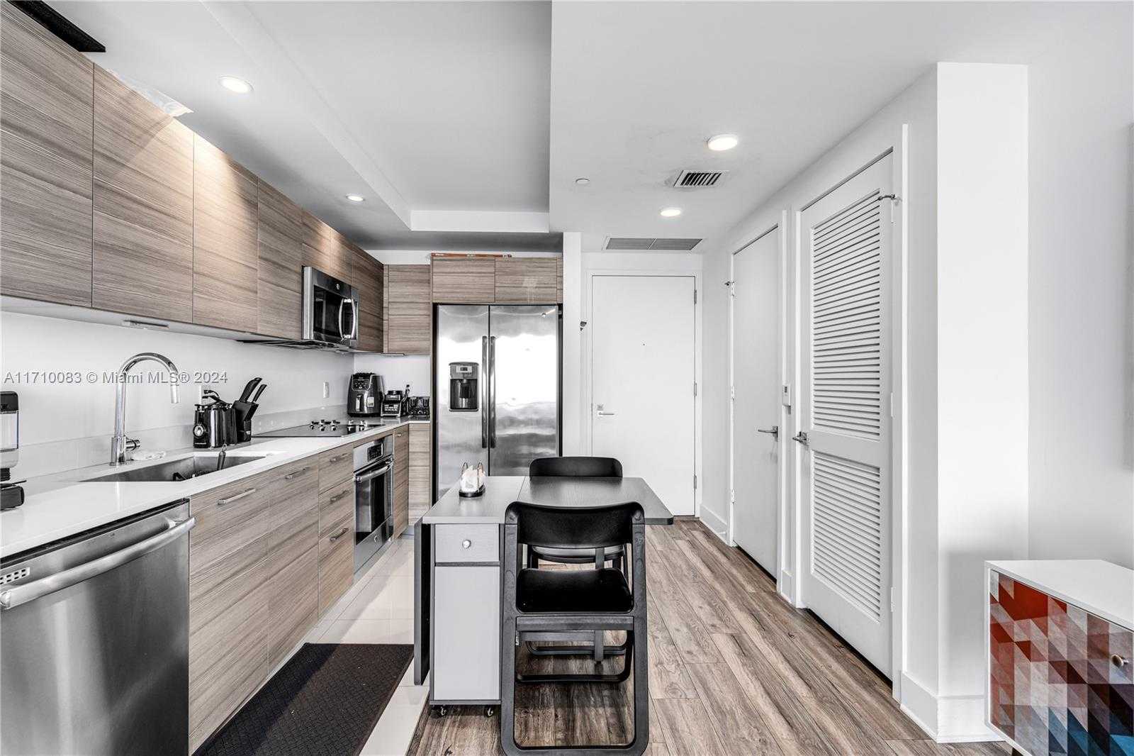 Small Image of 121 NORTH EAST 34TH ST #2810, Miami Number 6