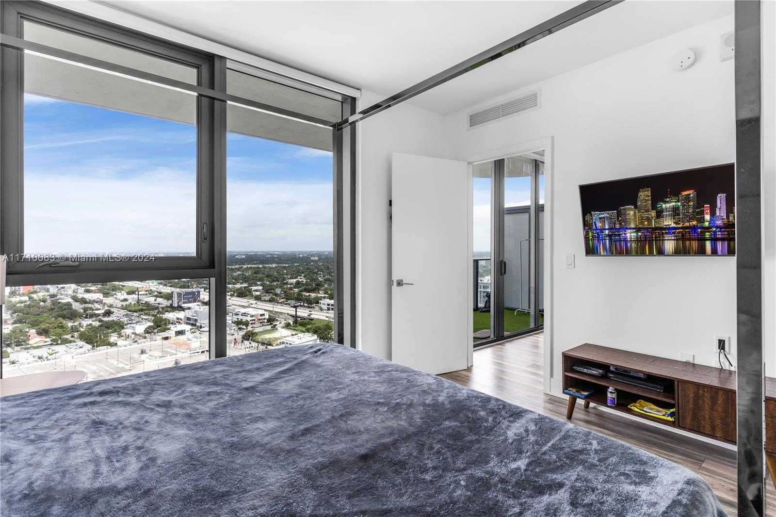 Small Image of 121 NORTH EAST 34TH ST #2810, Miami Number 8
