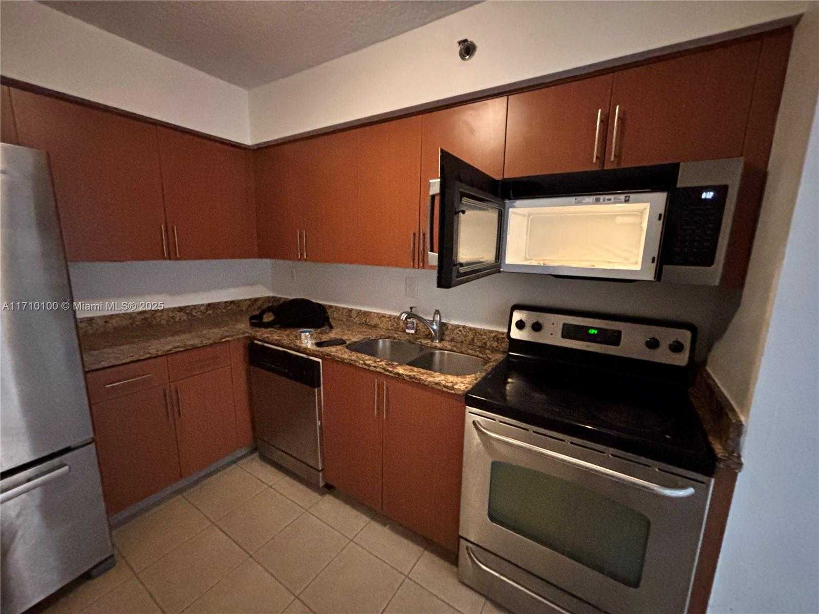 Small Image of 3300 NORTH EAST 192ND ST #1814, Aventura Number 31