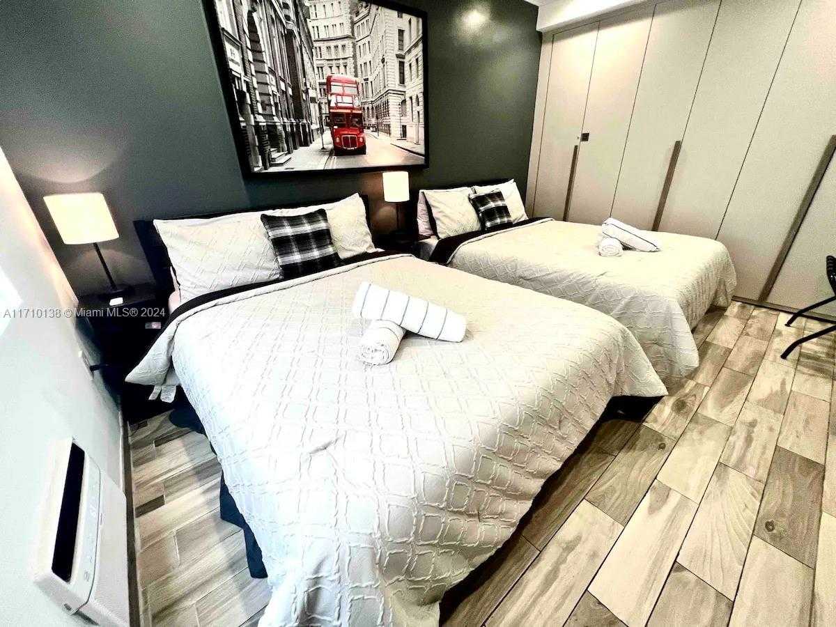 Small Image of 335 OCEAN DR #210, Miami Beach Number 16