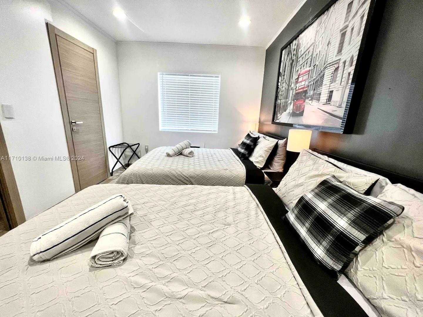 Small Image of 335 OCEAN DR #210, Miami Beach Number 17