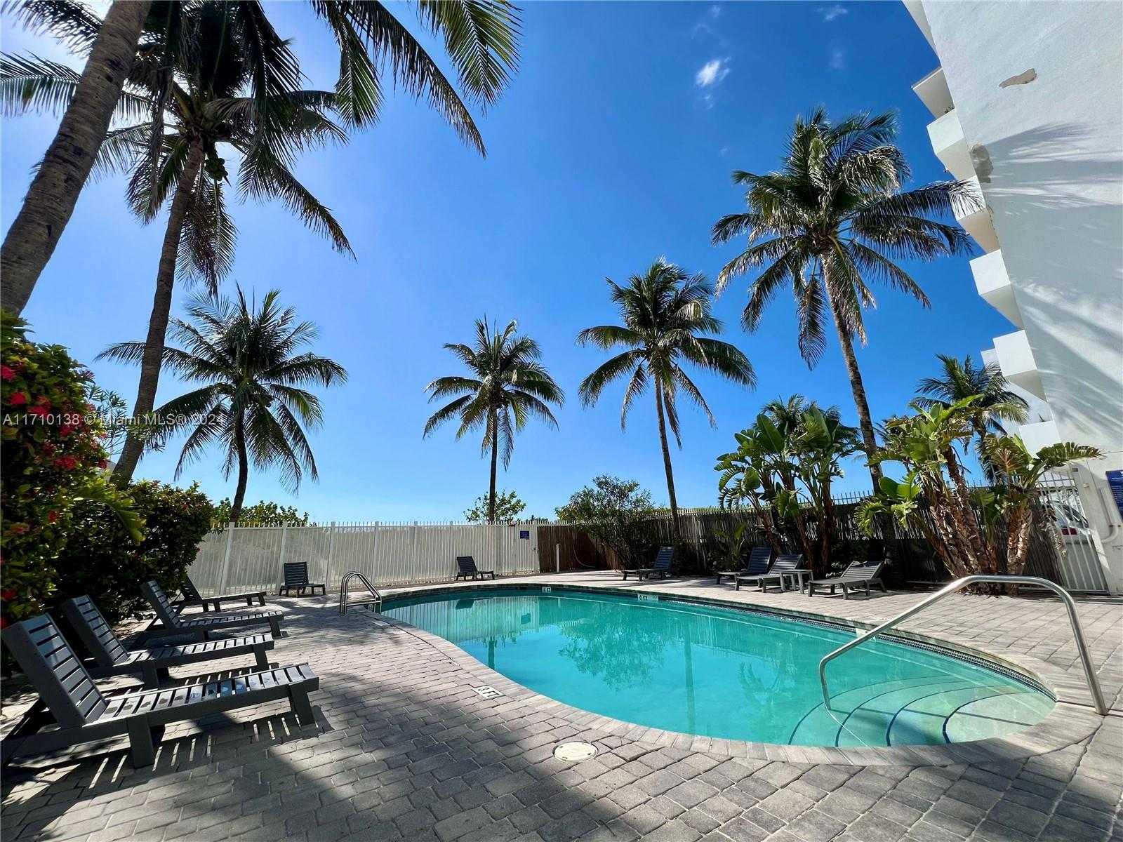 Small Image of 335 OCEAN DR #210, Miami Beach Number 2