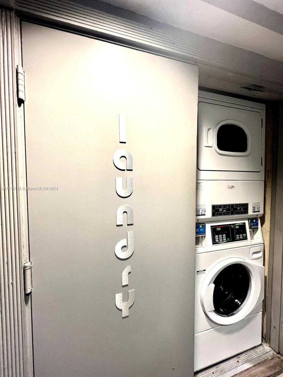 Small Image of 335 OCEAN DR #210, Miami Beach Number 23