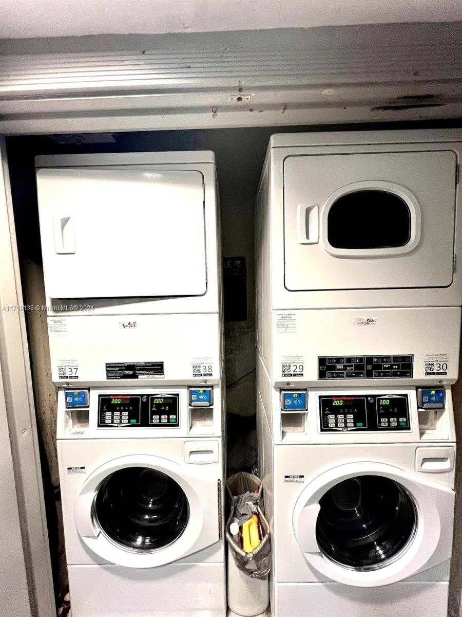Small Image of 335 OCEAN DR #210, Miami Beach Number 24
