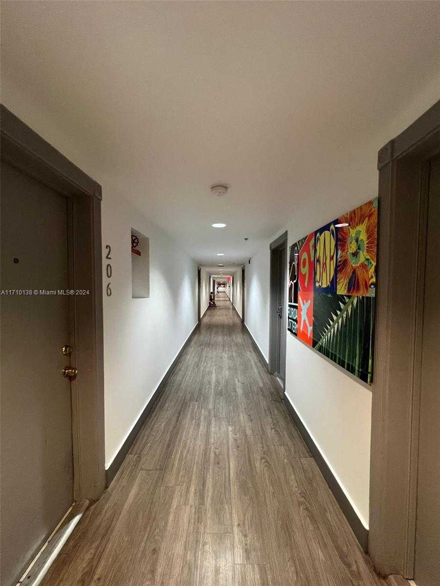 Small Image of 335 OCEAN DR #210, Miami Beach Number 7