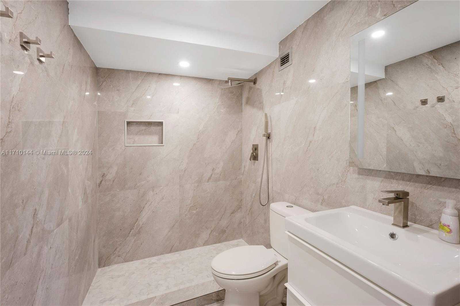 Small Image of 1600 SOUTH OCEAN DR #2F, Hollywood Number 10