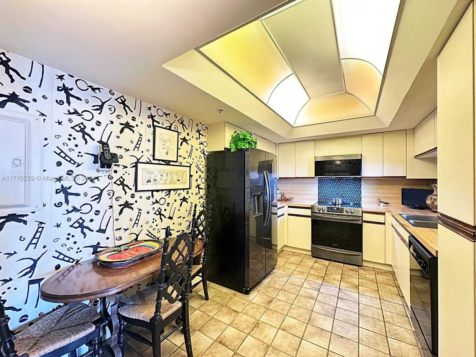 Small Image of 520 BRICKELL KEY DR #A1802, Miami Number 13