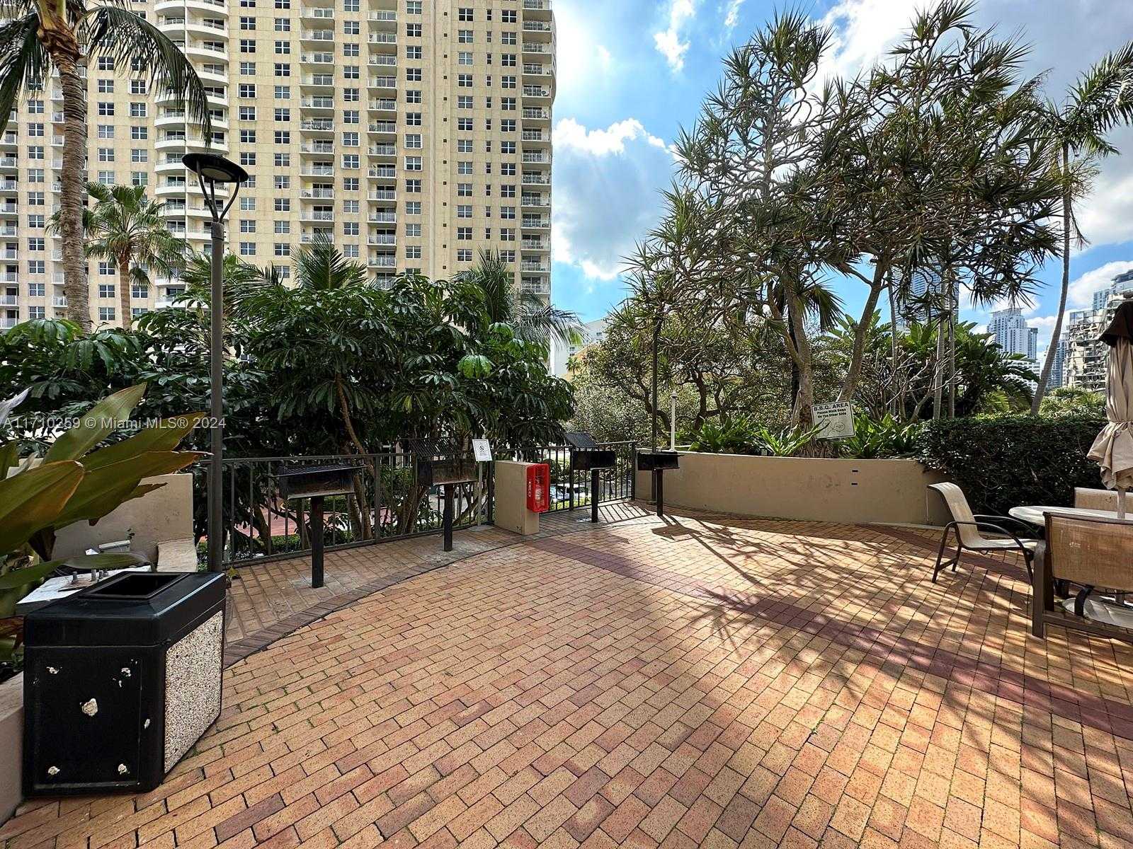 Small Image of 520 BRICKELL KEY DR #A1802, Miami Number 31
