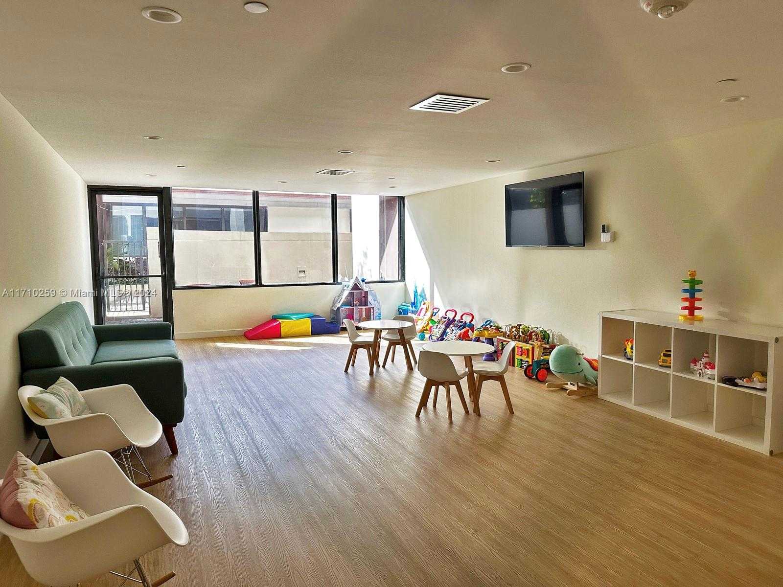 Small Image of 520 BRICKELL KEY DR #A1802, Miami Number 33