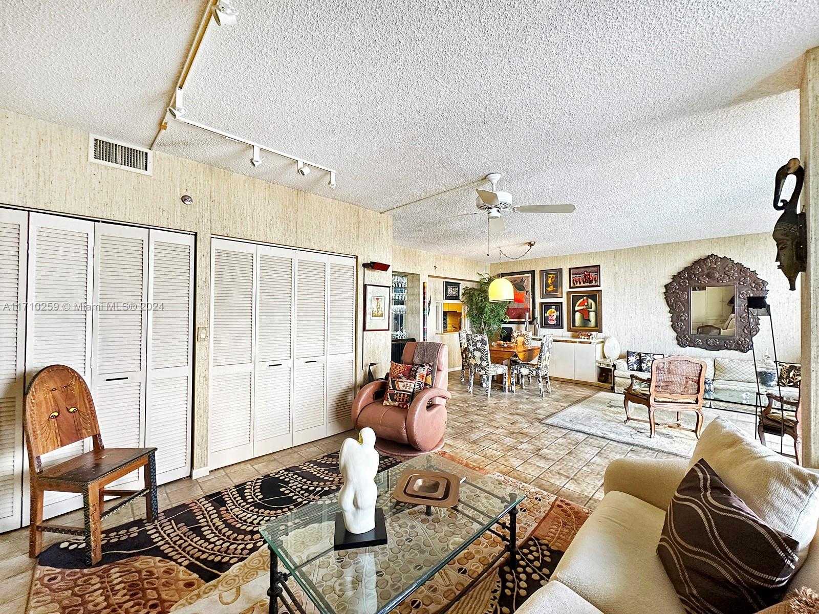 Small Image of 520 BRICKELL KEY DR #A1802, Miami Number 8