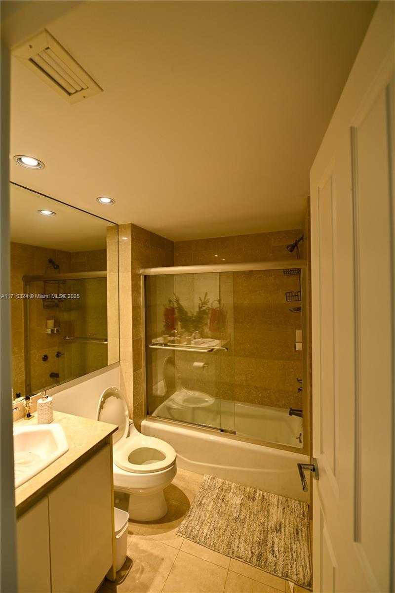 Small Image of 2127 BRICKELL AVE #1005, Miami Number 11