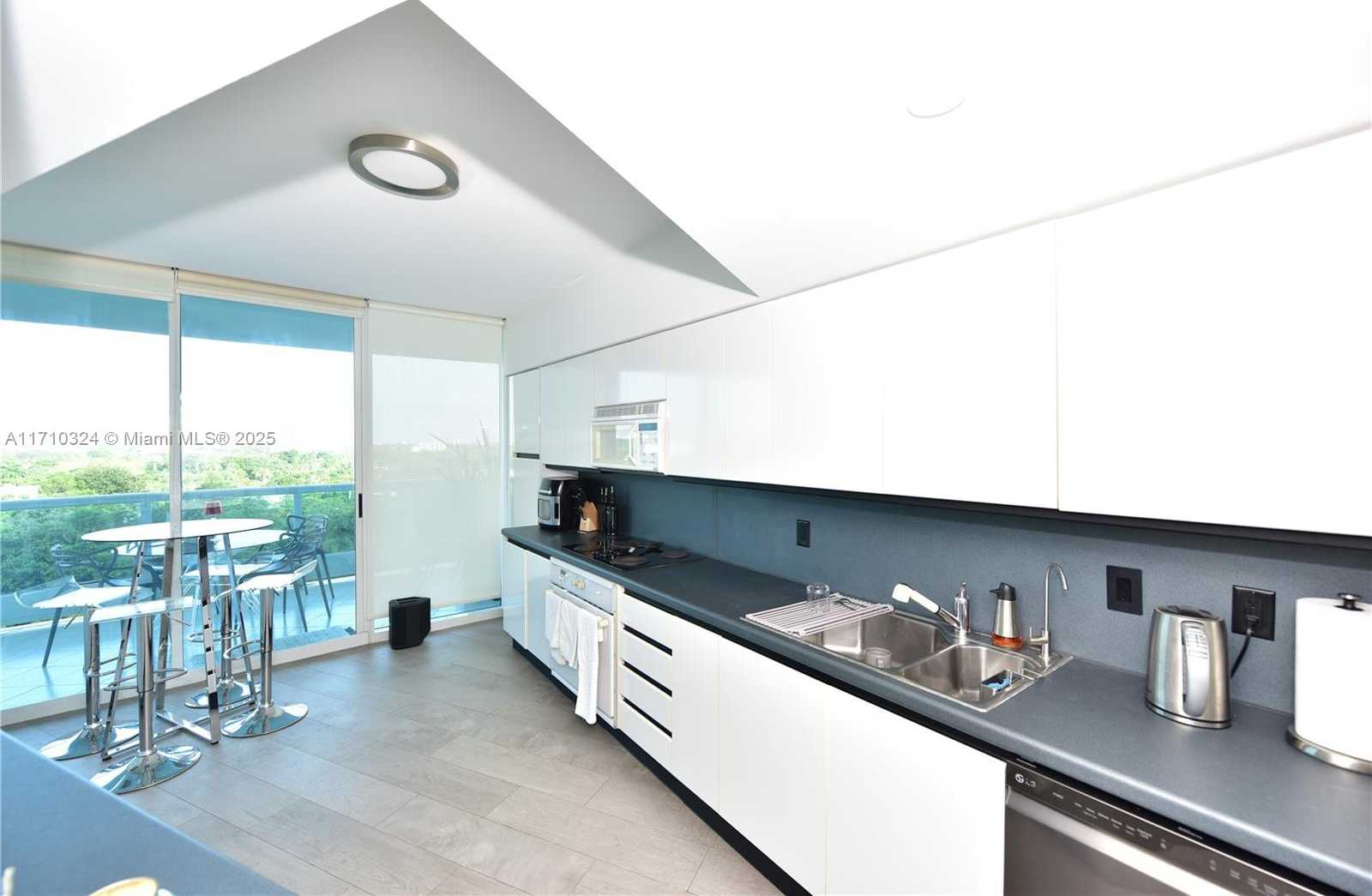 Small Image of 2127 BRICKELL AVE #1005, Miami Number 17