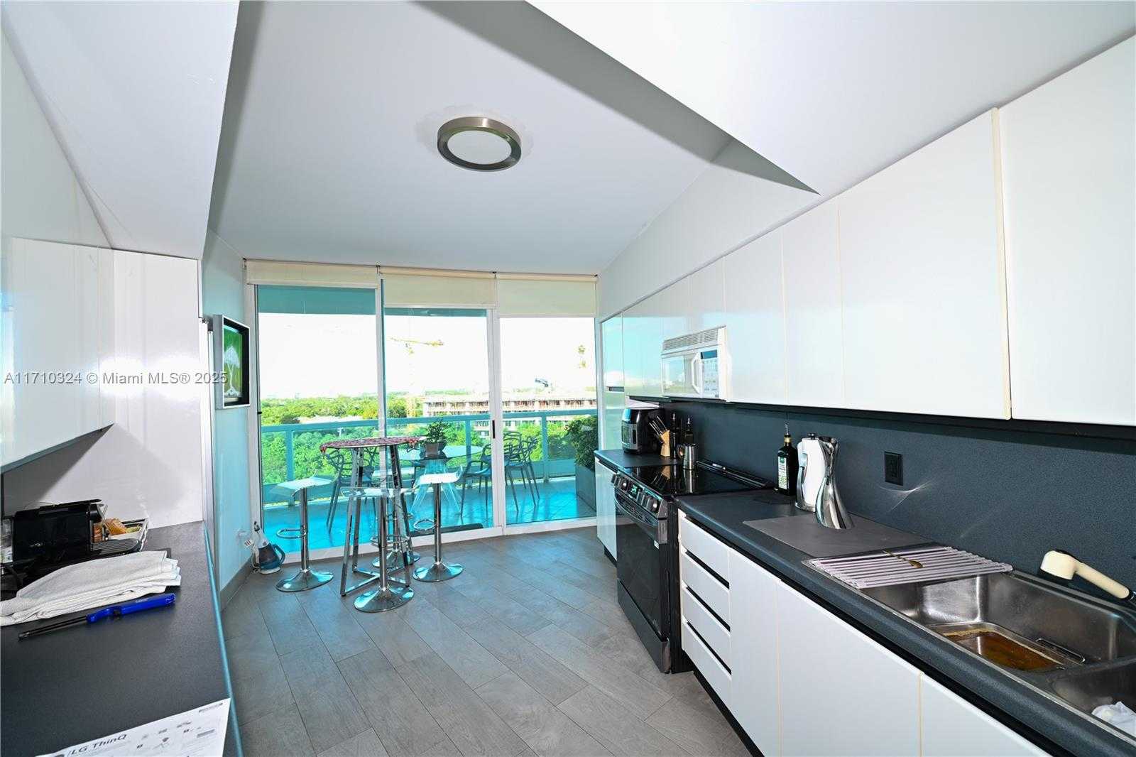 Small Image of 2127 BRICKELL AVE #1005, Miami Number 18