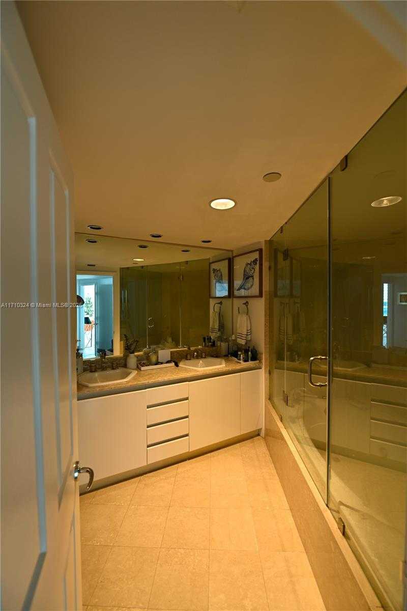 Small Image of 2127 BRICKELL AVE #1005, Miami Number 30
