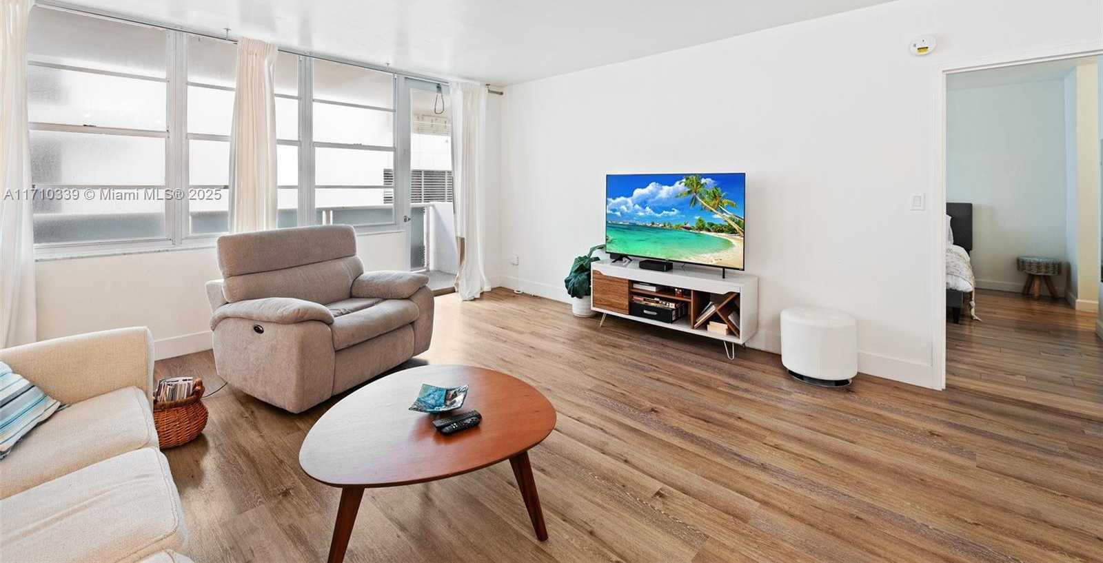Small Image of 3725 S Ocean Dr, Hollywood, FL 33019, USA Number 14