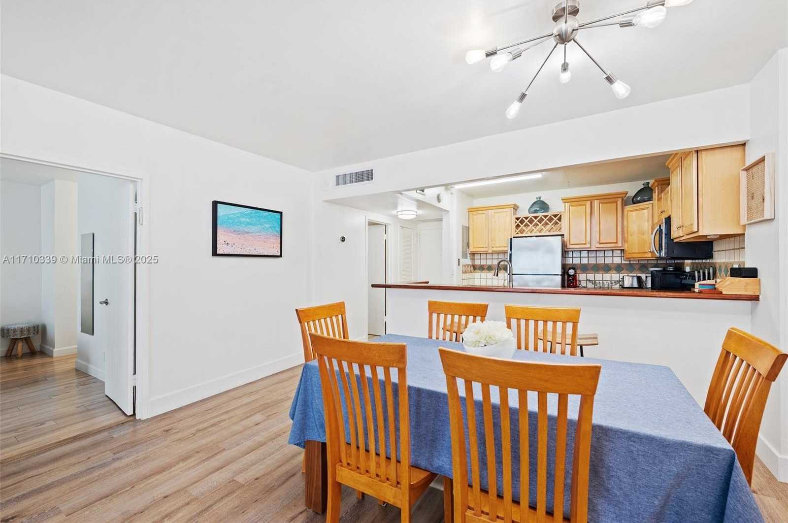 Small Image of 3725 S Ocean Dr, Hollywood, FL 33019, USA Number 17