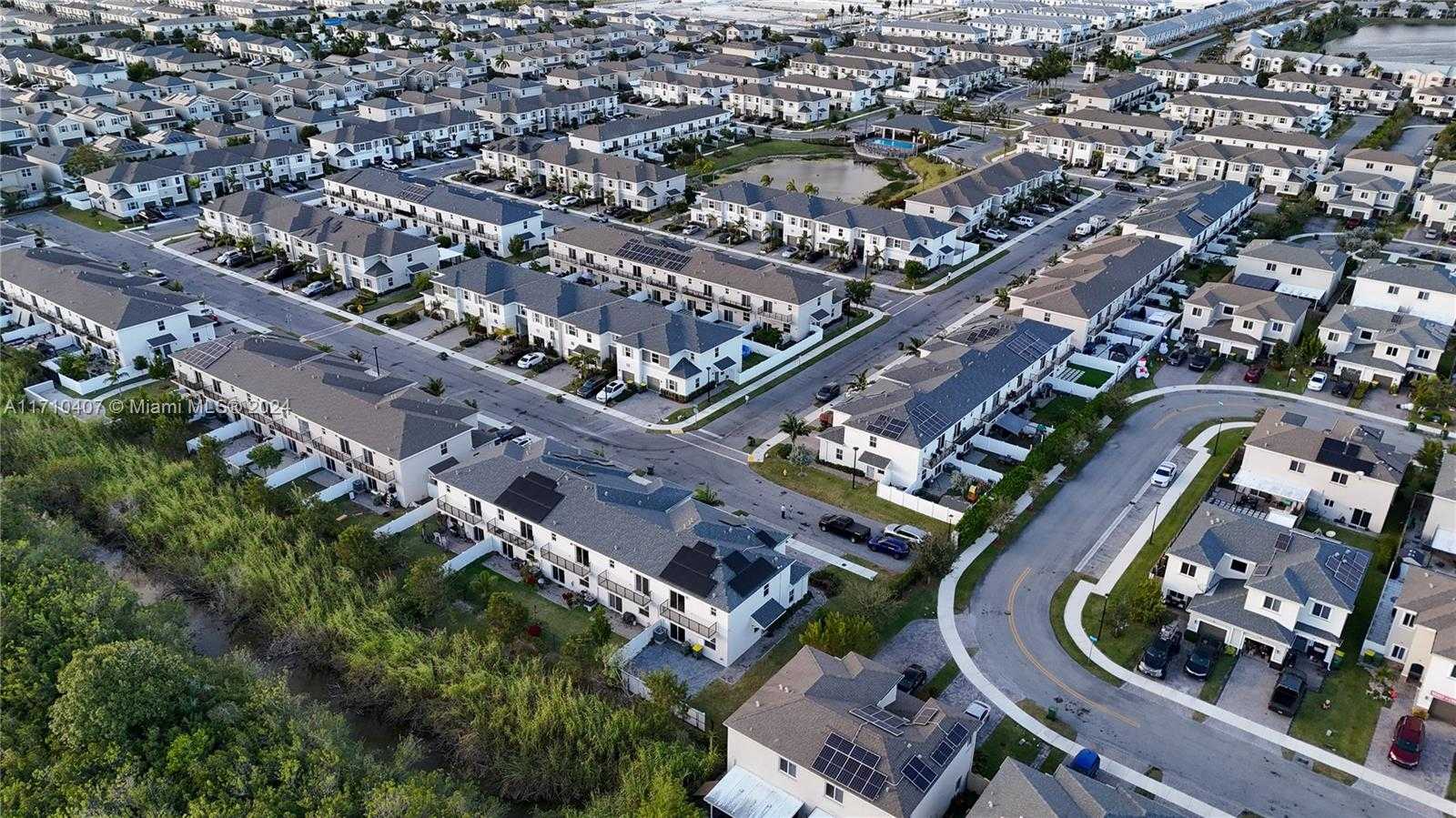 Small Image of 833 SOUTH EAST 19TH ST, Homestead Number 3