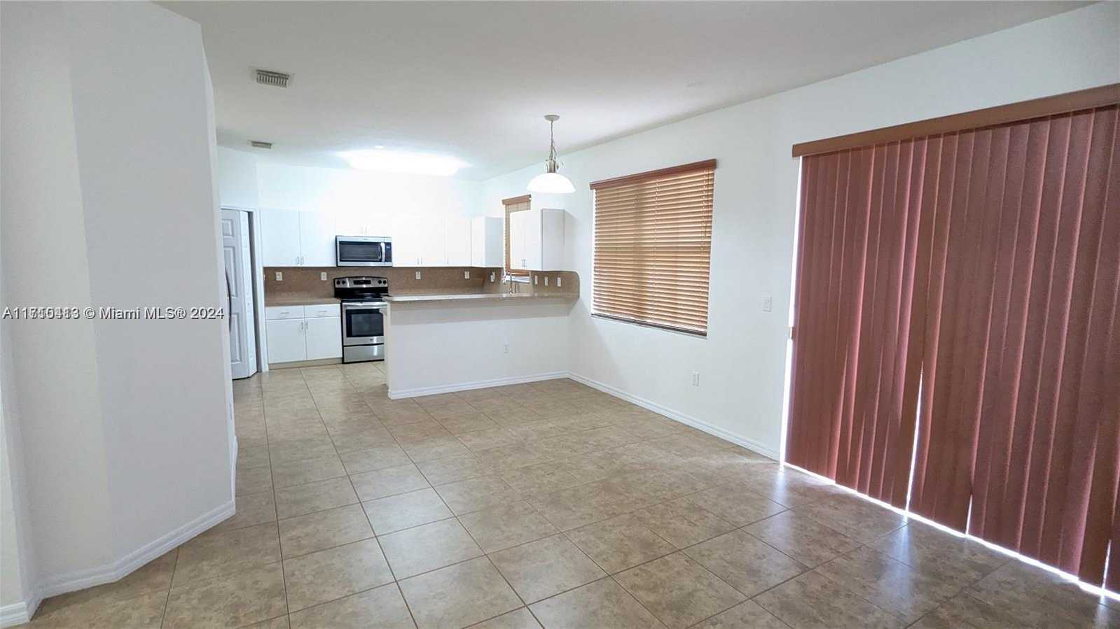 Small Image of 11840 SOUTH WEST 154TH AVE #11840, Miami Number 19