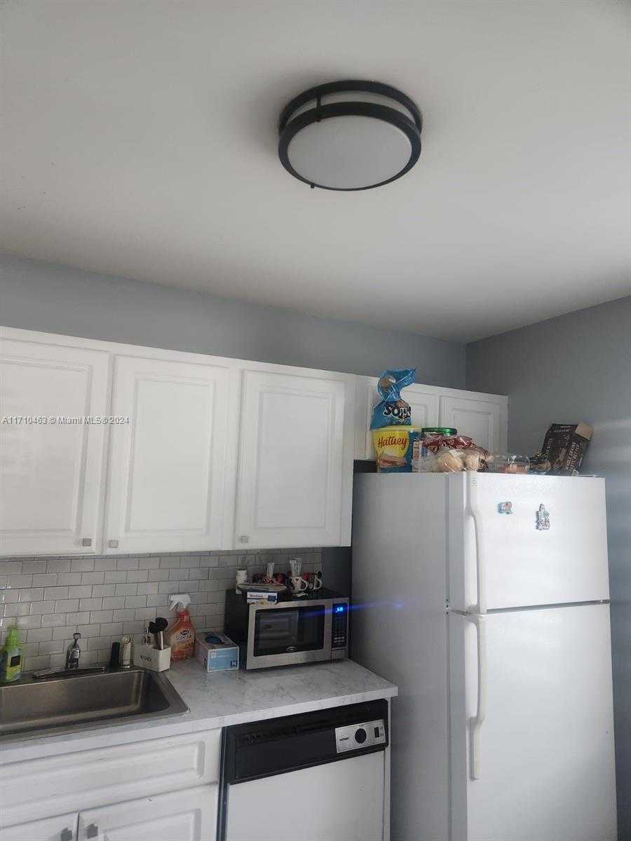 Small Image of 10411 SOUTH WEST 108TH AVE #151, Miami Number 22