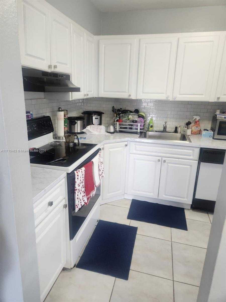 Small Image of 10411 SOUTH WEST 108TH AVE #151, Miami Number 31