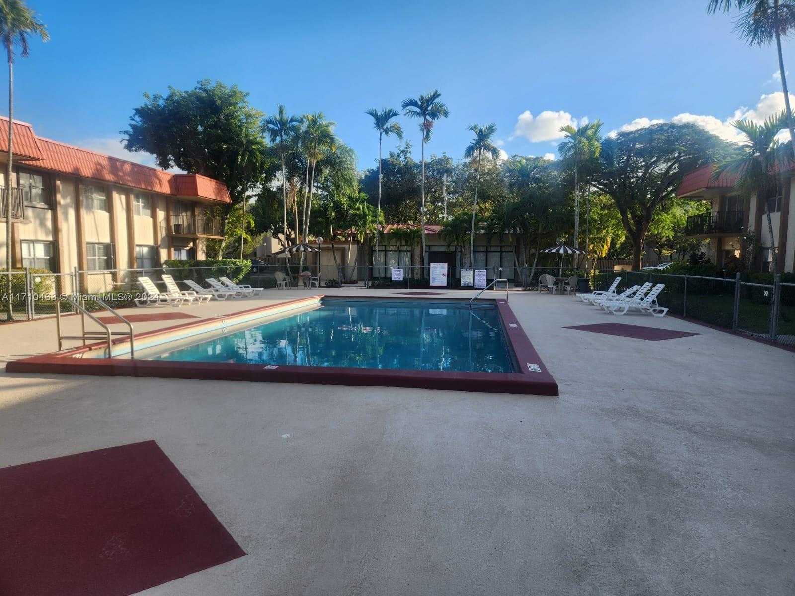 Small Image of 10411 SOUTH WEST 108TH AVE #151, Miami Number 4