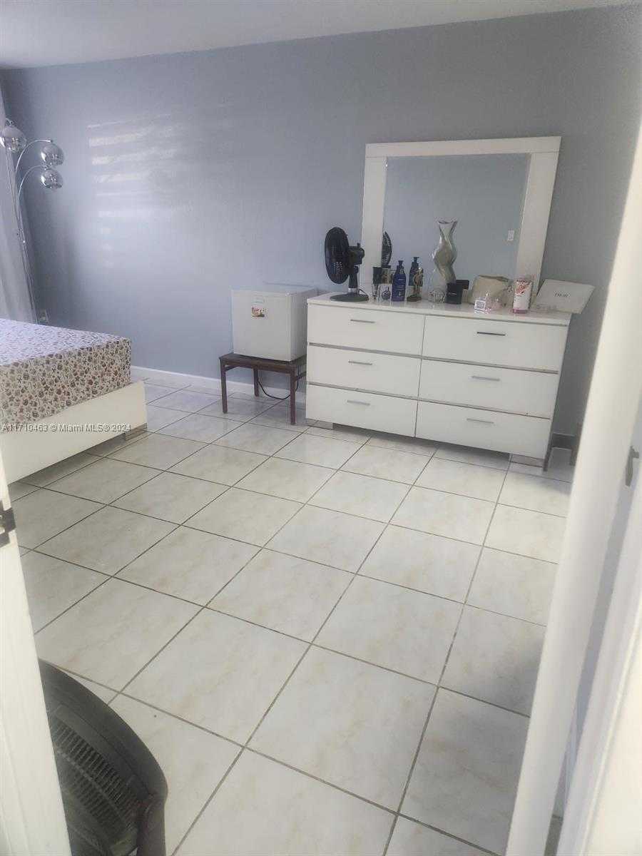 Small Image of 10411 SOUTH WEST 108TH AVE #151, Miami Number 47