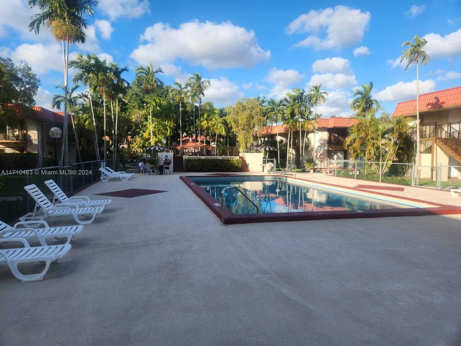 Small Image of 10411 SOUTH WEST 108TH AVE #151, Miami Number 5