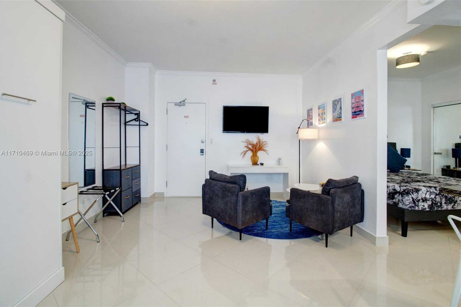 Small Image of 918 OCEAN DR #201, Miami Beach Number 3