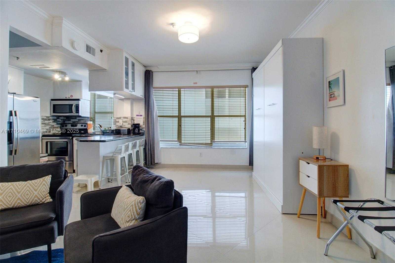Small Image of 918 OCEAN DR #201, Miami Beach Number 8