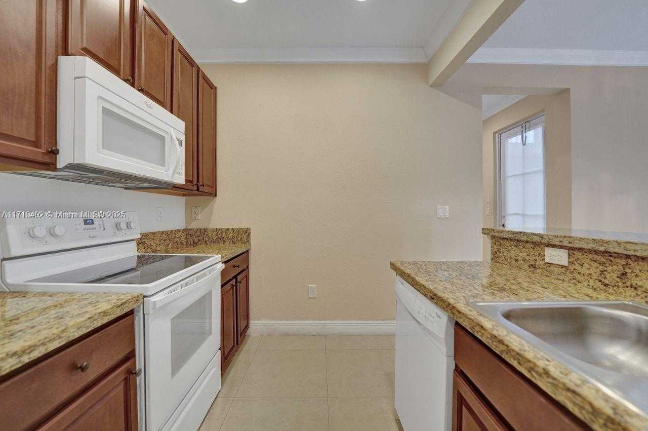Small Image of 1404 SOUTH WEST 147TH AVE #1404, Pembroke Pines Number 16
