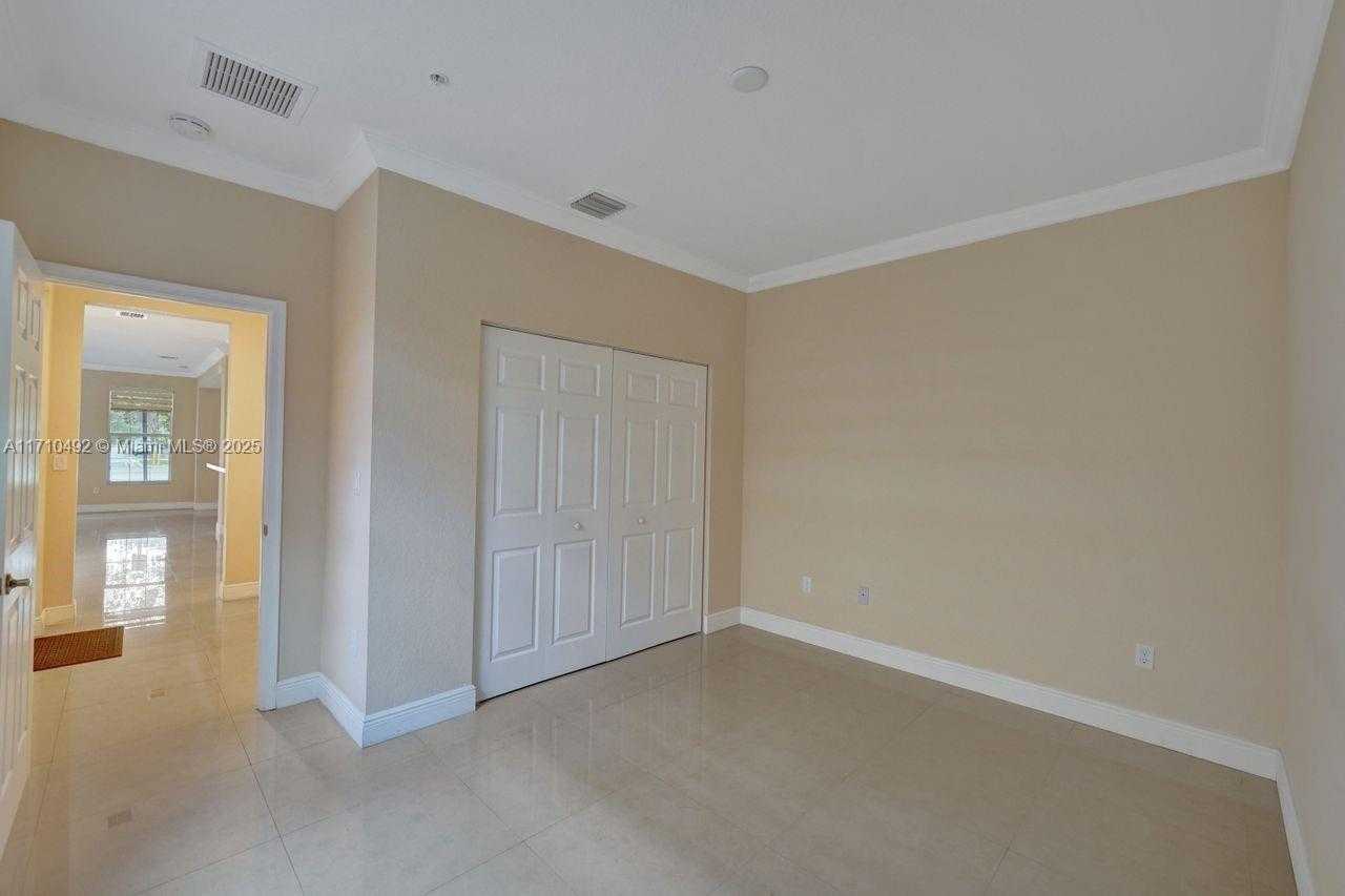 Small Image of 1404 SOUTH WEST 147TH AVE #1404, Pembroke Pines Number 21