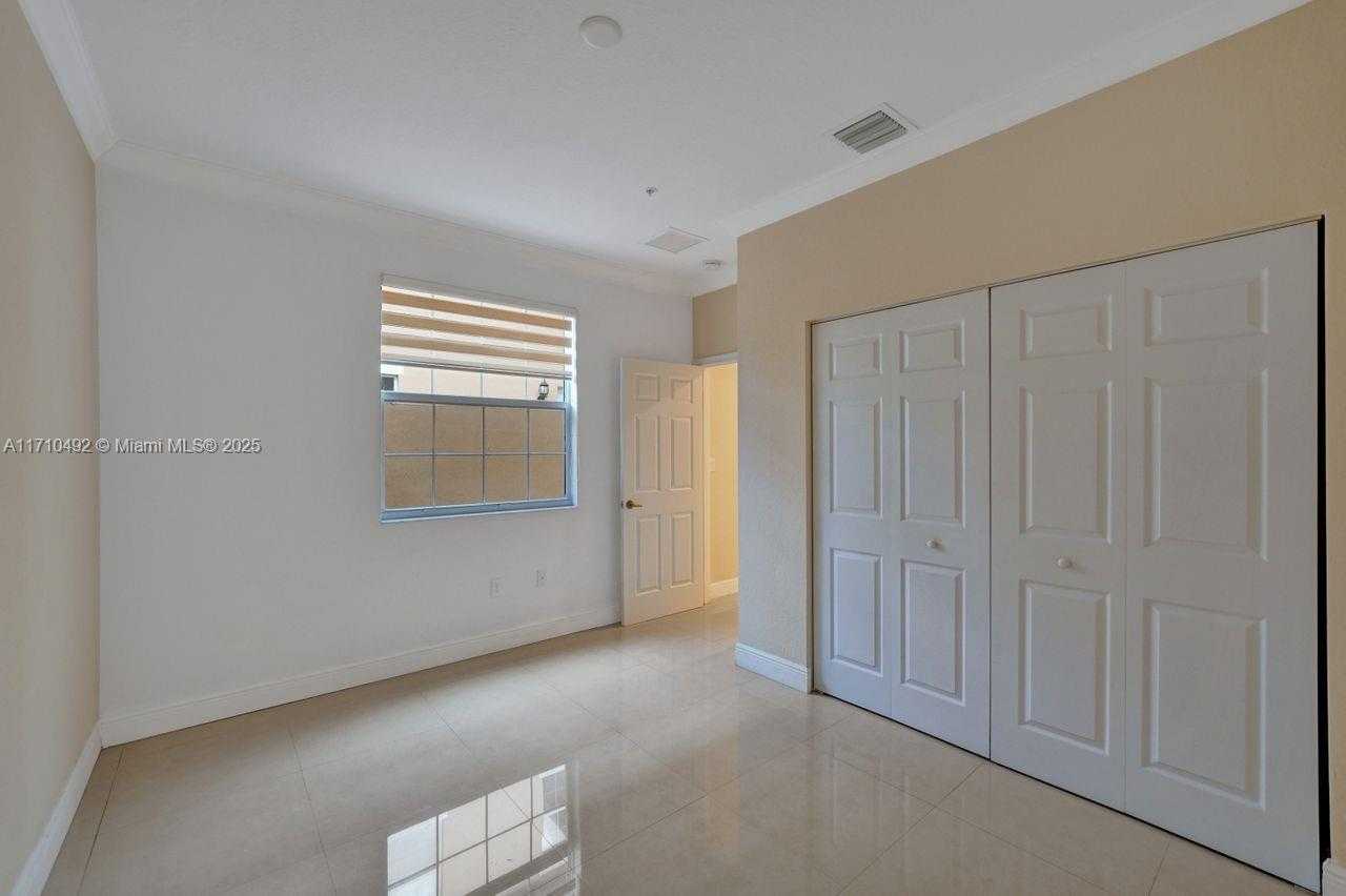 Small Image of 1404 SOUTH WEST 147TH AVE #1404, Pembroke Pines Number 22