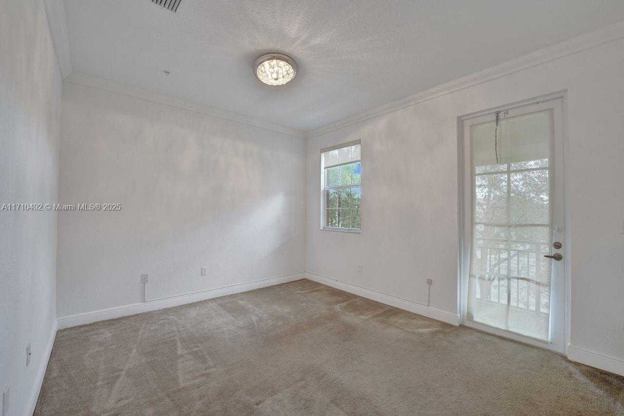 Small Image of 1404 SOUTH WEST 147TH AVE #1404, Pembroke Pines Number 24