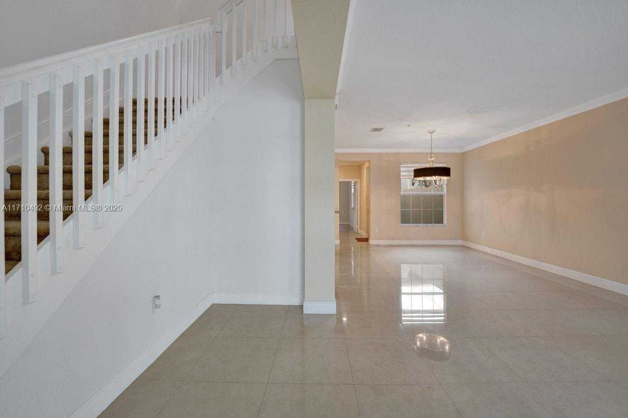 Small Image of 1404 SOUTH WEST 147TH AVE #1404, Pembroke Pines Number 4