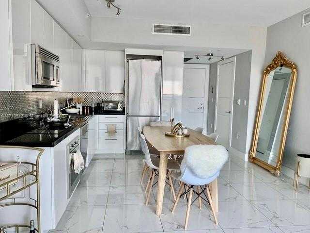 Small Image of 92 SOUTH WEST 3RD ST #4707, Miami Number 4