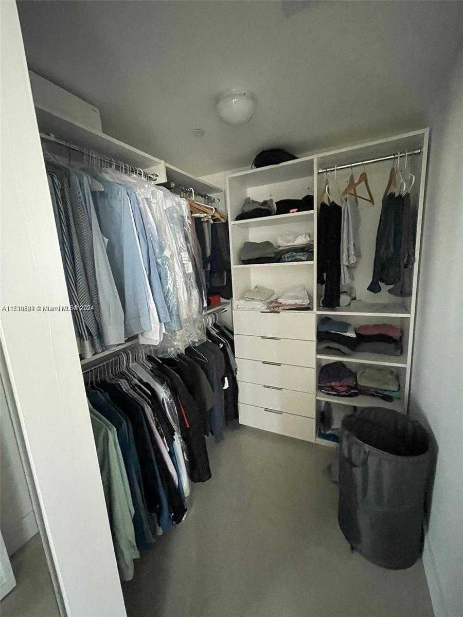 Small Image of 950 BRICKELL BAY DR #1210, Miami Number 7