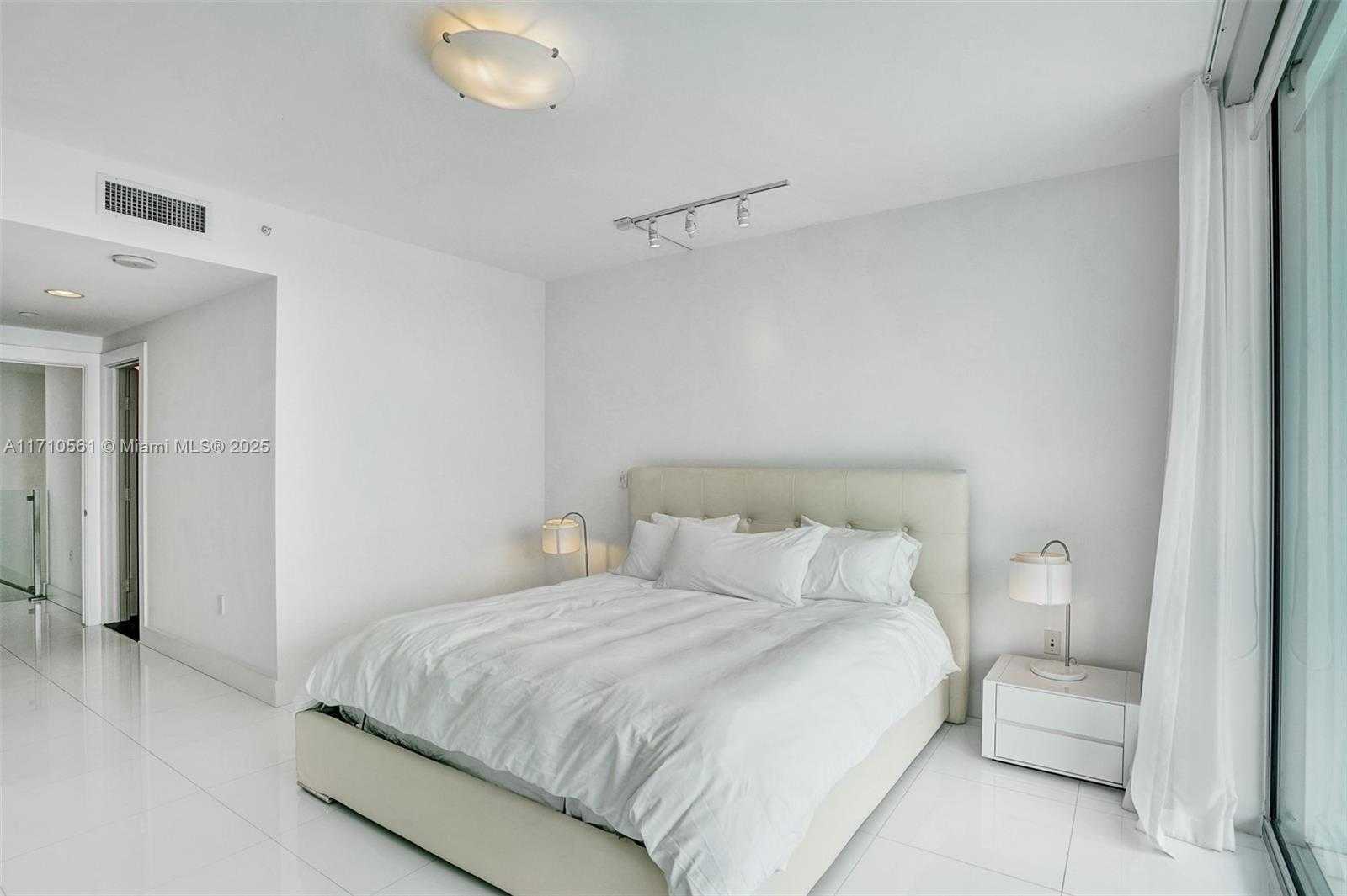 Small Image of 900 BISCAYNE BLVD #501, Miami Number 13