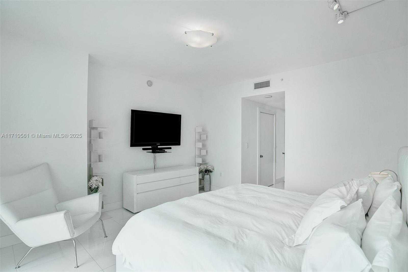 Small Image of 900 BISCAYNE BLVD #501, Miami Number 14