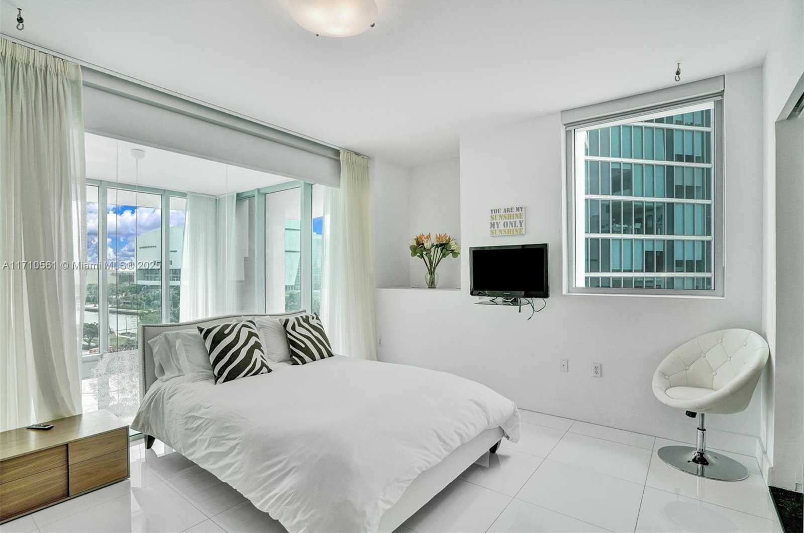 Small Image of 900 BISCAYNE BLVD #501, Miami Number 18