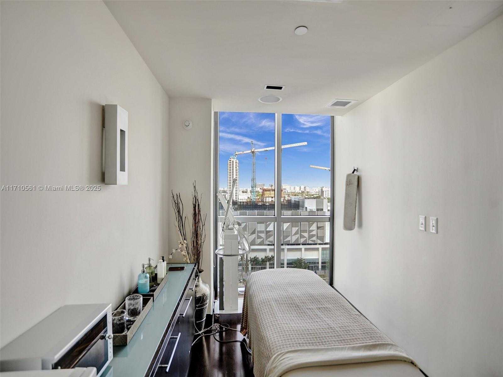 Small Image of 900 BISCAYNE BLVD #501, Miami Number 54