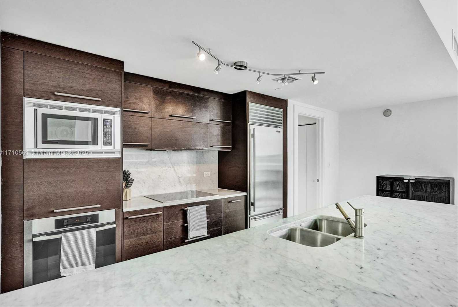 Small Image of 900 BISCAYNE BLVD #501, Miami Number 7