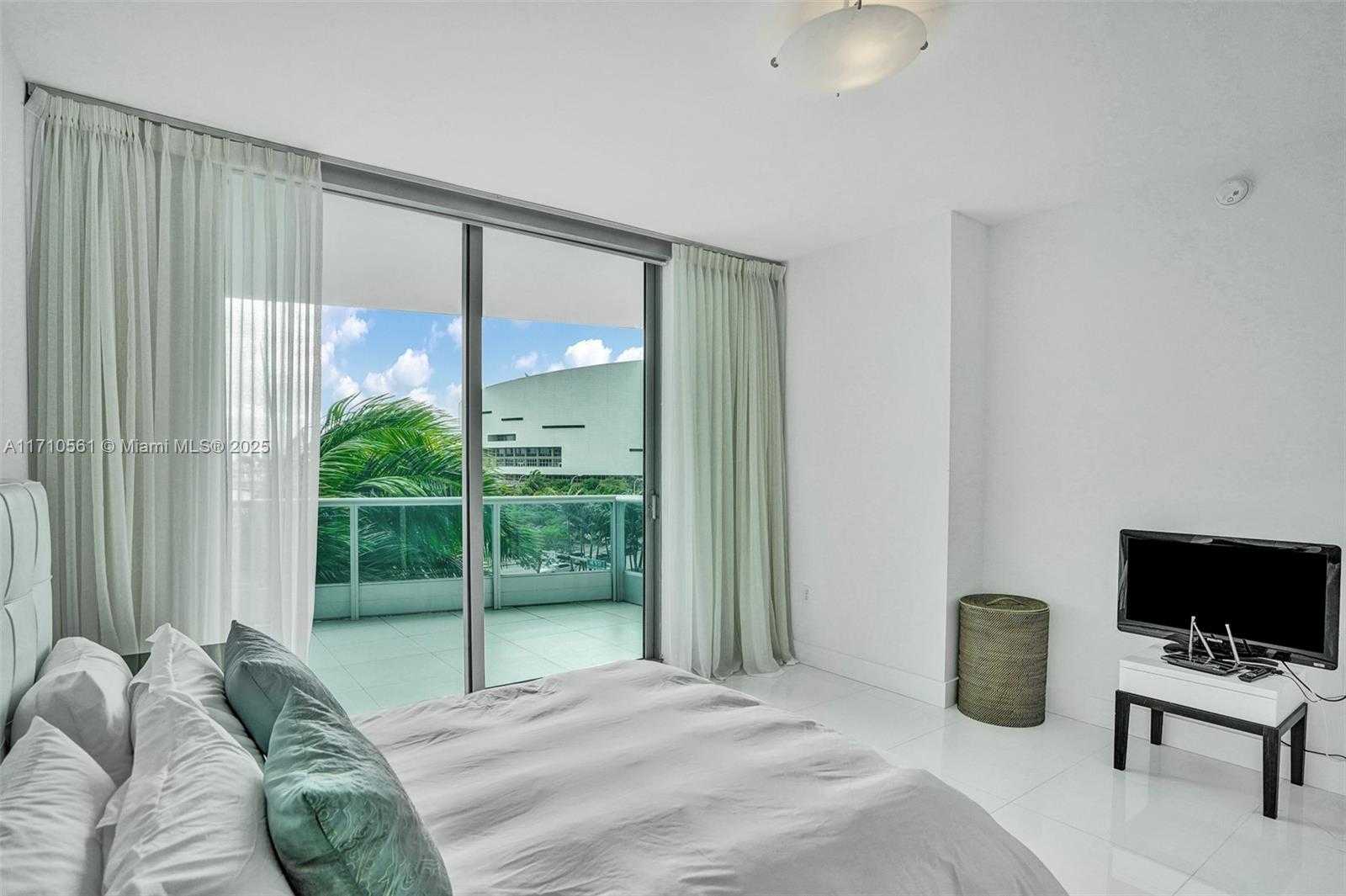 Small Image of 900 BISCAYNE BLVD #501, Miami Number 8