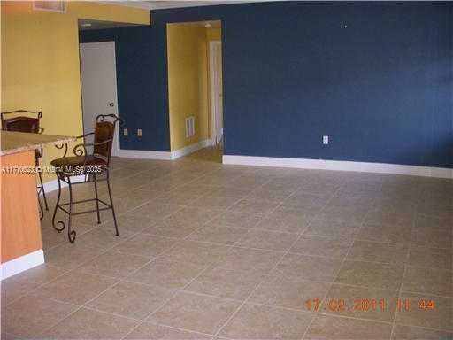Small Image of 5255 COLLINS #1A, Miami Beach Number 11