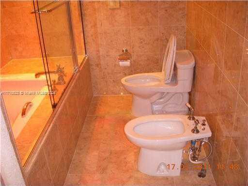 Small Image of 5255 COLLINS #1A, Miami Beach Number 14