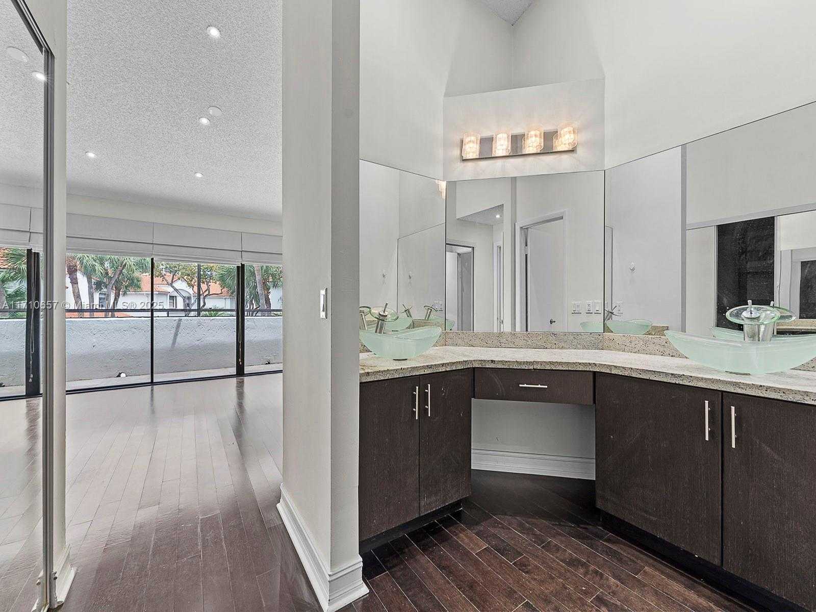 Small Image of 3501 MAGELLAN CIR #638, Aventura Number 14