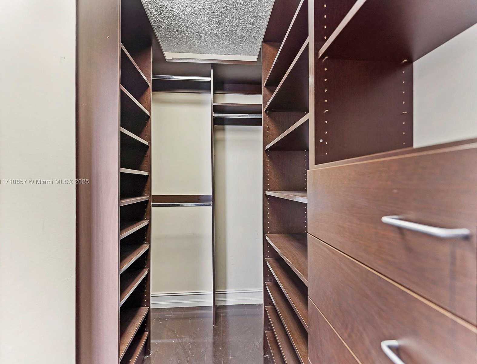 Small Image of 3501 MAGELLAN CIR #638, Aventura Number 16
