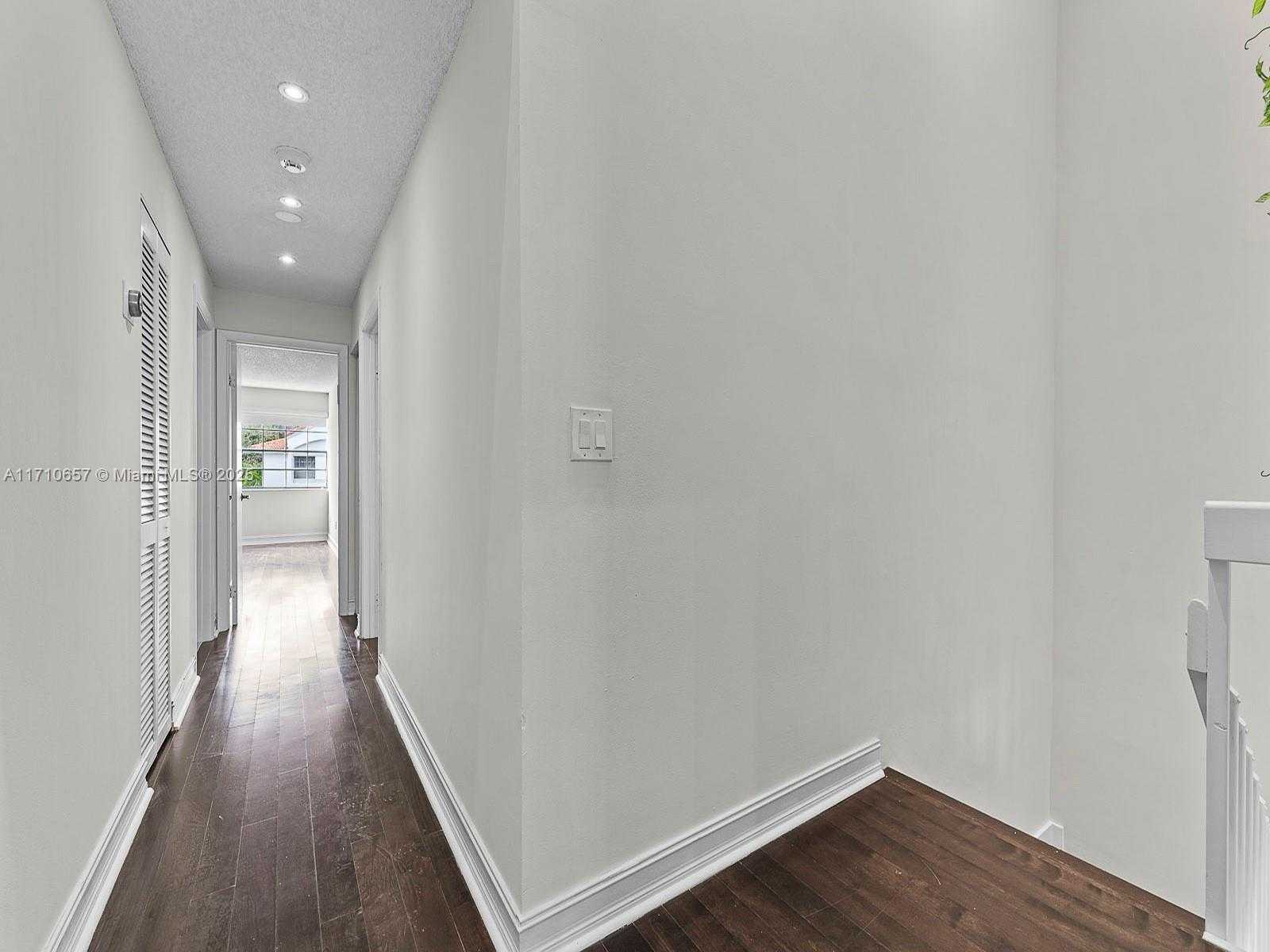 Small Image of 3501 MAGELLAN CIR #638, Aventura Number 23
