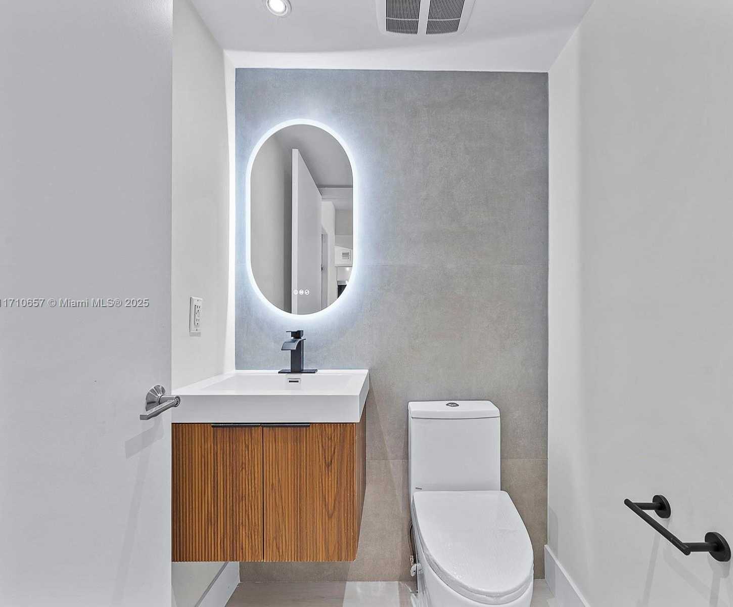 Small Image of 3501 MAGELLAN CIR #638, Aventura Number 6