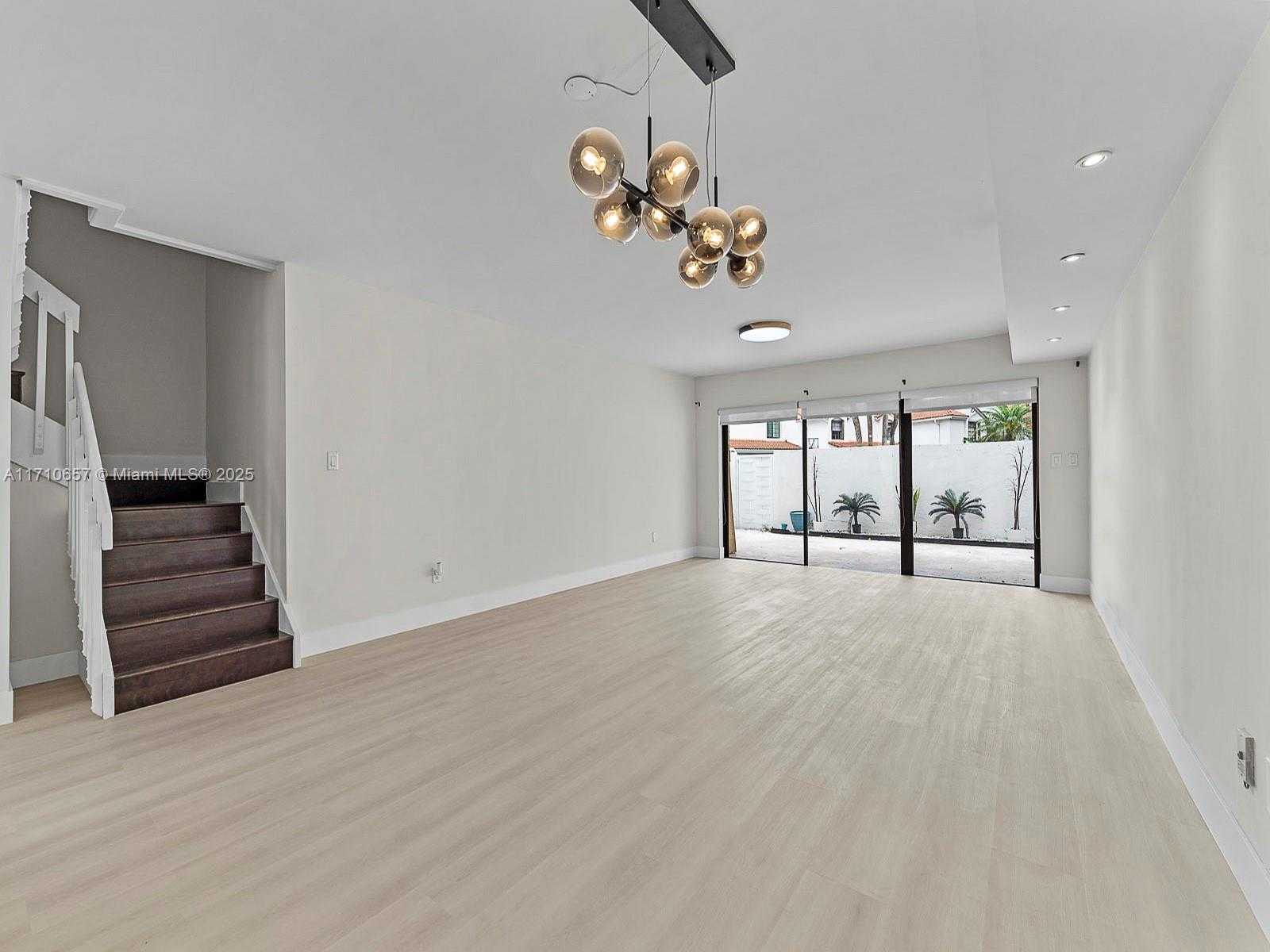 Small Image of 3501 MAGELLAN CIR #638, Aventura Number 7