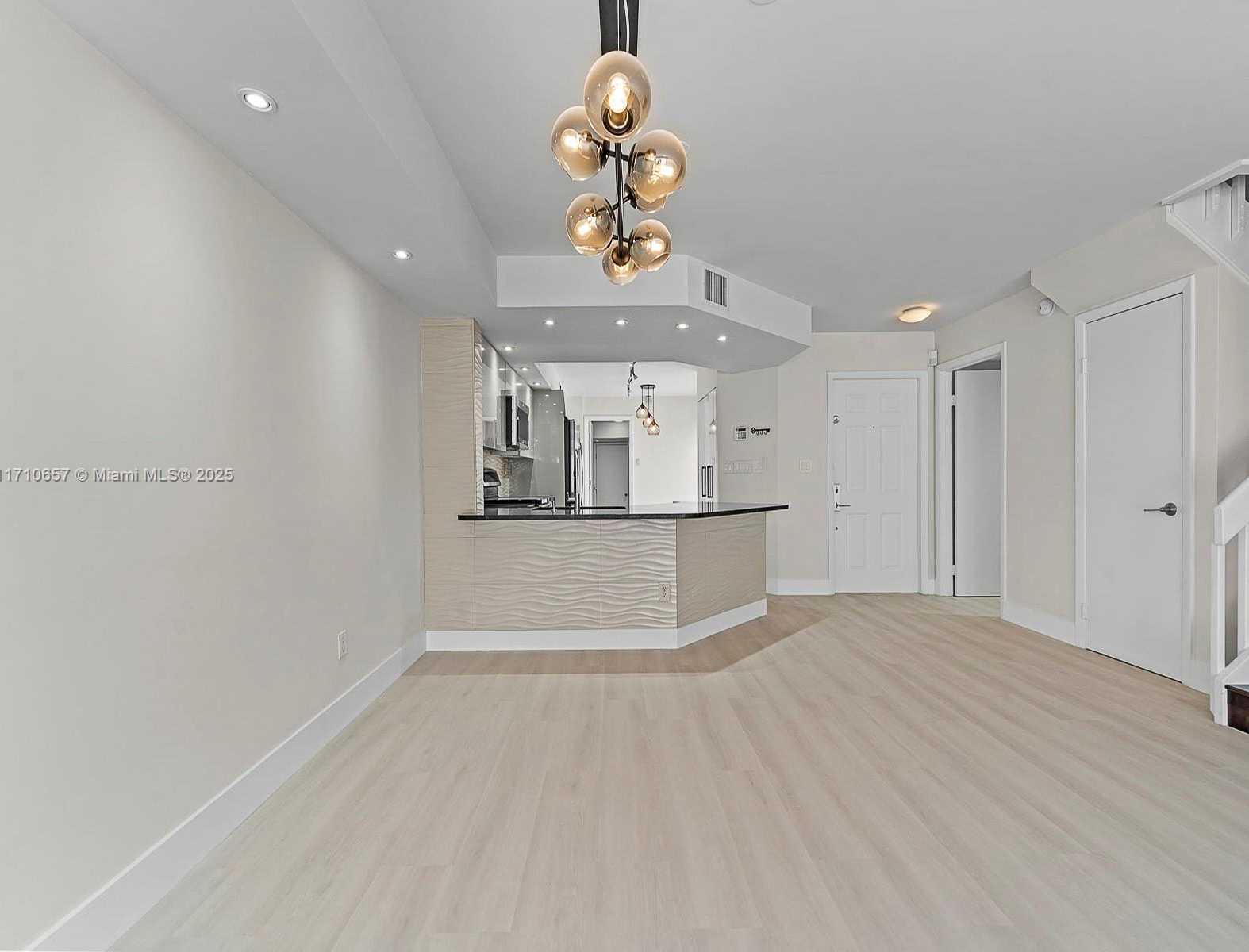 Small Image of 3501 MAGELLAN CIR #638, Aventura Number 8